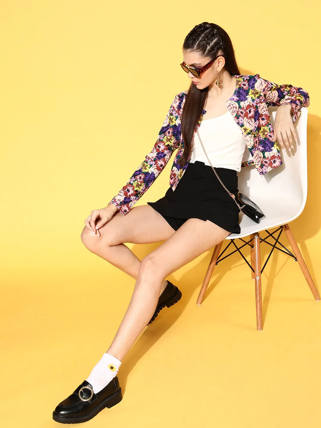 Berrylush Women Multicolour Floral Printed Collarless Open-Front Straight Hem Crop Jacket