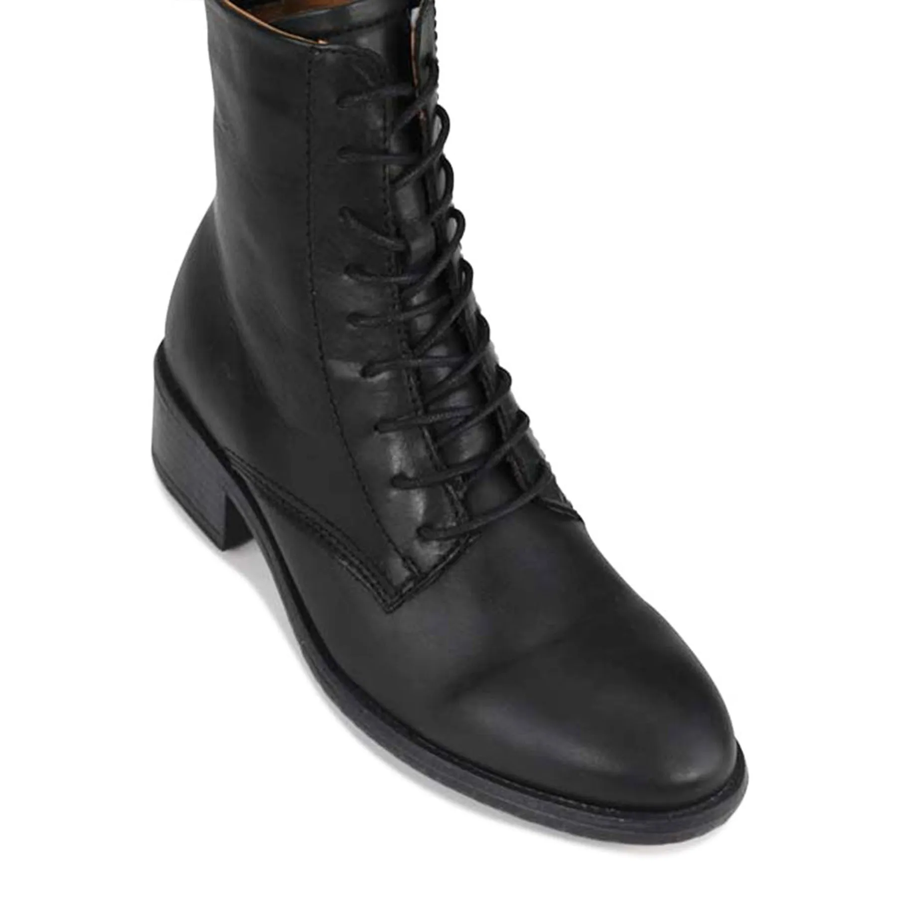 CELIA LEATHER ANKLE BOOT