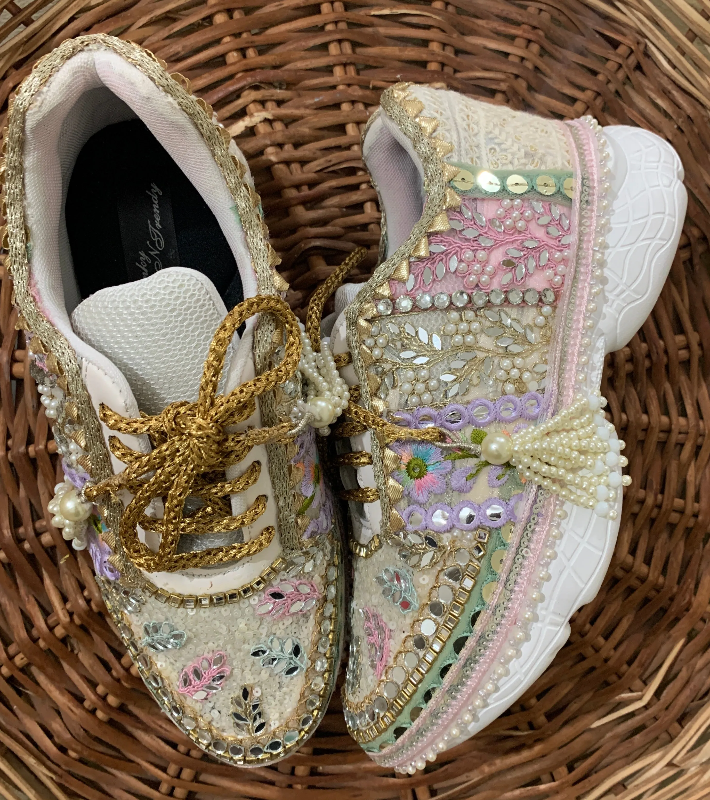 FUNKY N TRENDY hand crafted pastel bridal sneakers / gold sneakers / pastel sneakers / embroidery sneakers / sneakers for bride