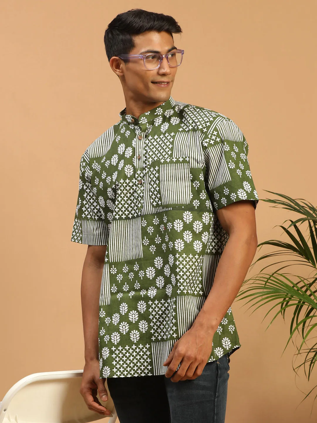 VASTRAMAY Green Printed Cotton Short Kurta