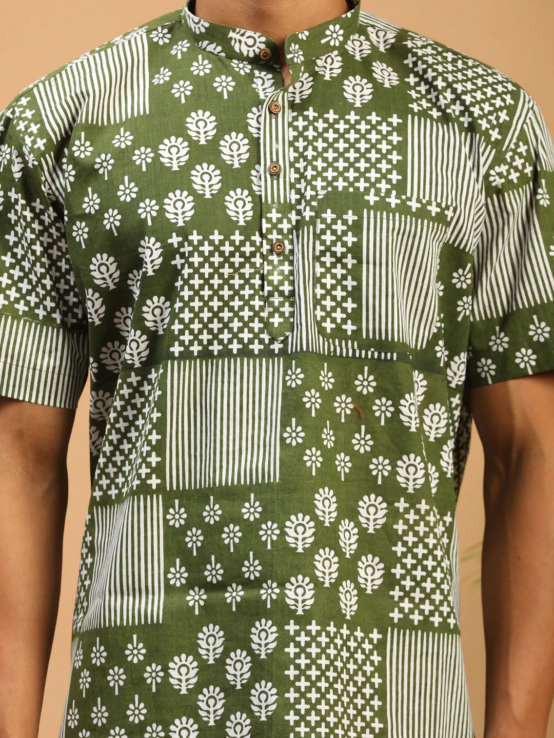 VASTRAMAY Green Printed Cotton Short Kurta